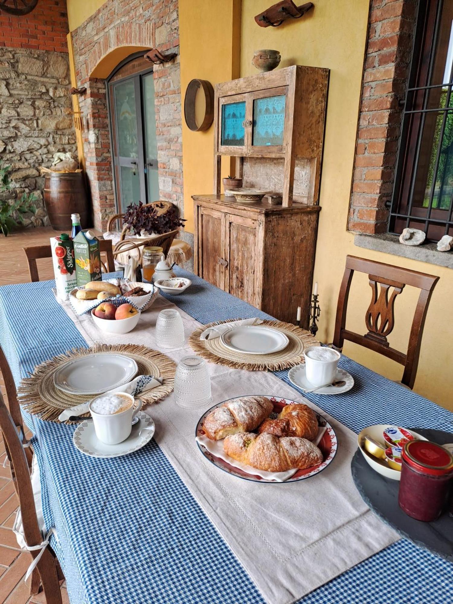 B&B Al Castello Casale Litta Bagian luar foto