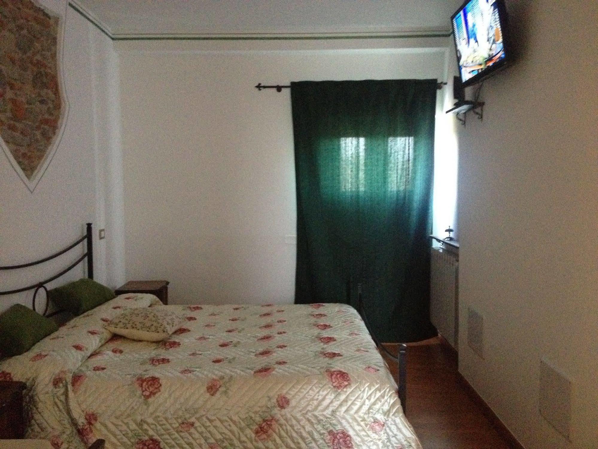 B&B Al Castello Casale Litta Bagian luar foto