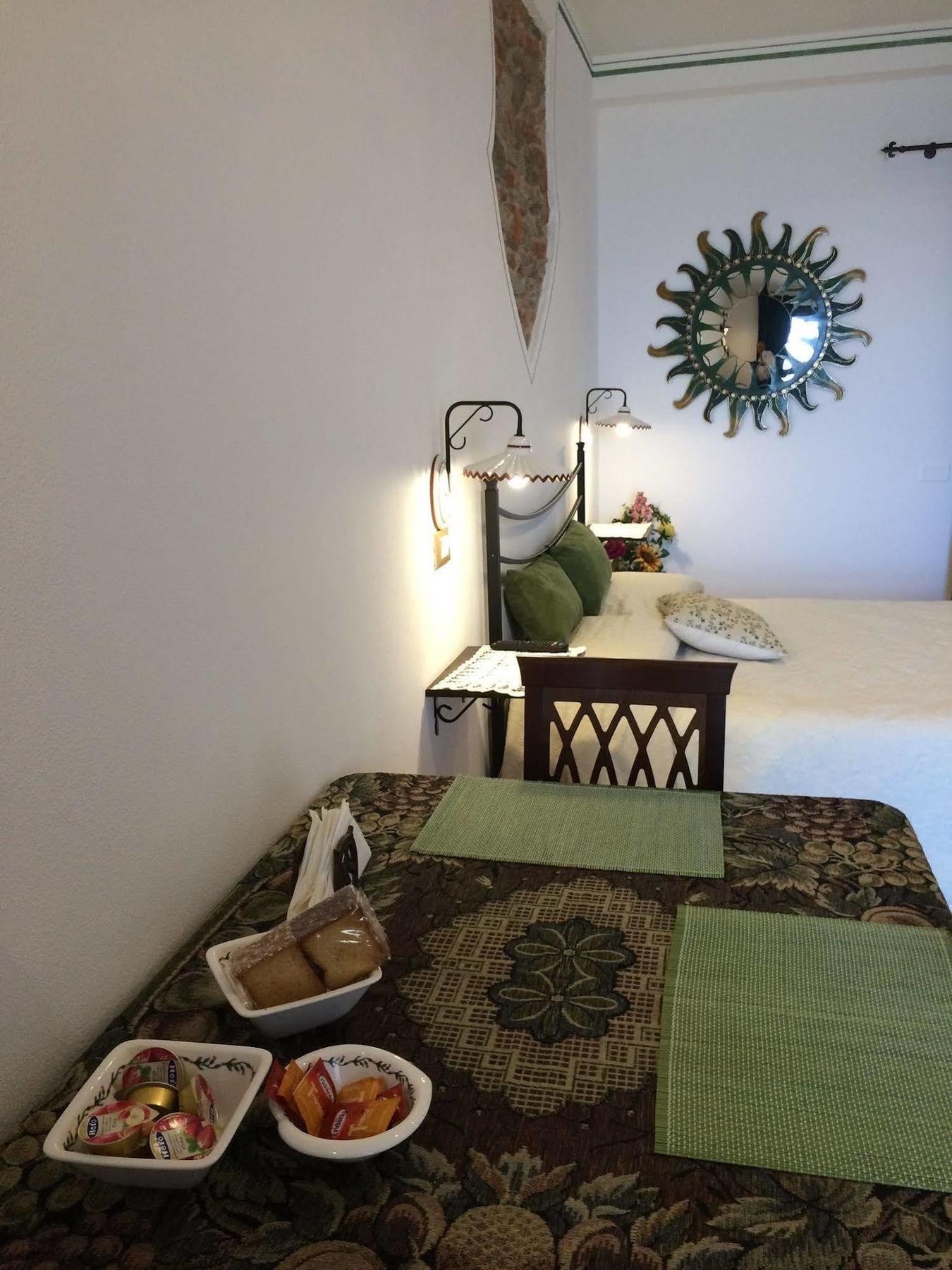 B&B Al Castello Casale Litta Bagian luar foto